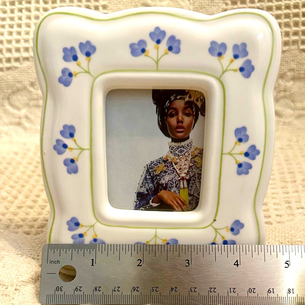 Vtg Ceramic Picture Frame Hand Painted Floral 4.5 x 5” - Picture 9 of 11